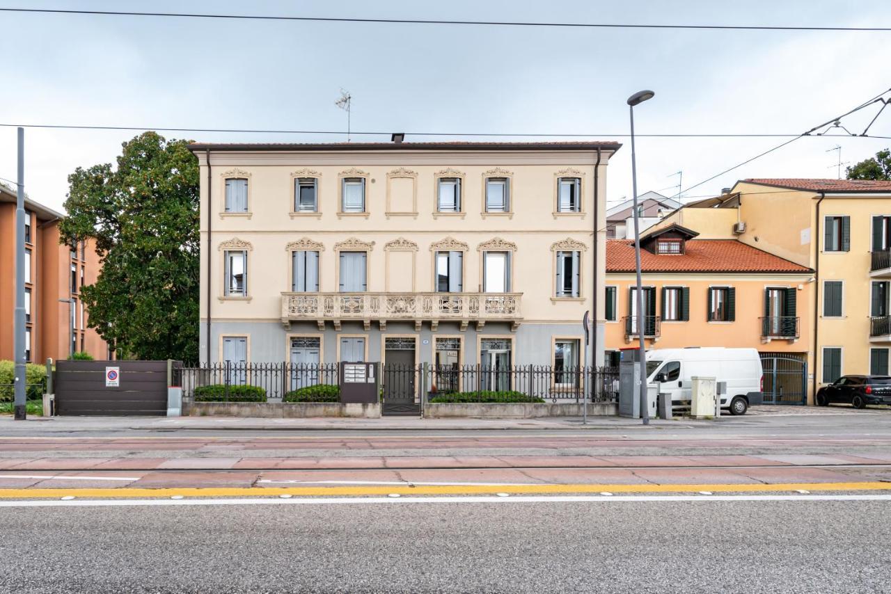 Corte Cappuccina 14 Elegant Apt Con Parcheggio! Padova Ngoại thất bức ảnh